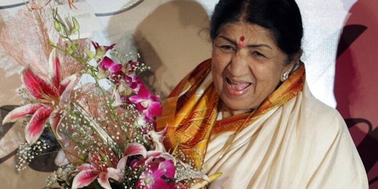 92-year-old singer Lata Mangeshkar got corona infected, undergoing treatment in ICU