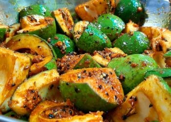 Make spicy pickle of mango like this, it will be safe for 5 years