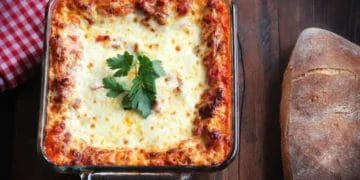 Have you made the Italian dish Cheesy Lasagna at home If not then definitely try this recipe