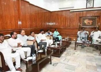 CM Hemant Soren holds meeting