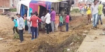 Kolkata pilgrims bus