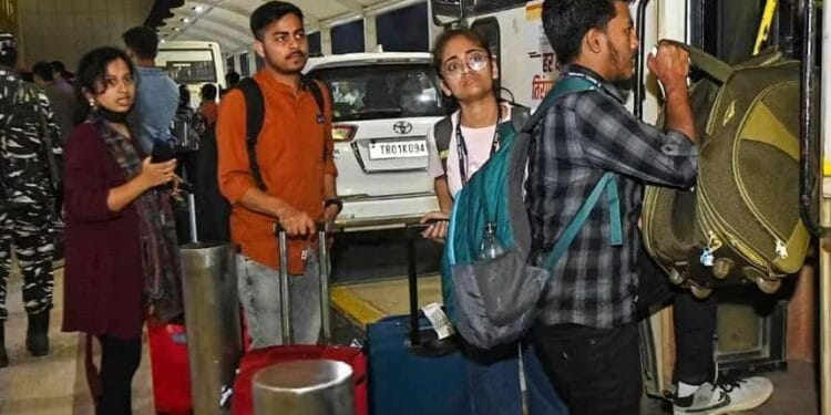 163 students reached Patna from Manipur