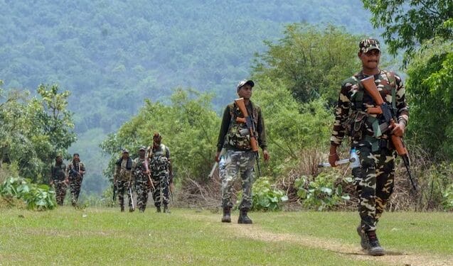 Encounter between the squad of TSPC's sub-zonal commander Harendra Ganjhu and the police