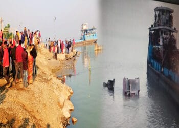 Fire brigade vehicle drowned in Ganga