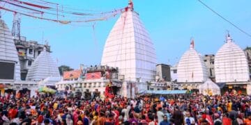 New food was offered to Baba Baidyanath on Navanna festival, huge crowd of devotees gathered.